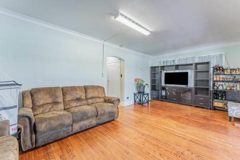1333 Willow Avenue Des Plaines IL 60016