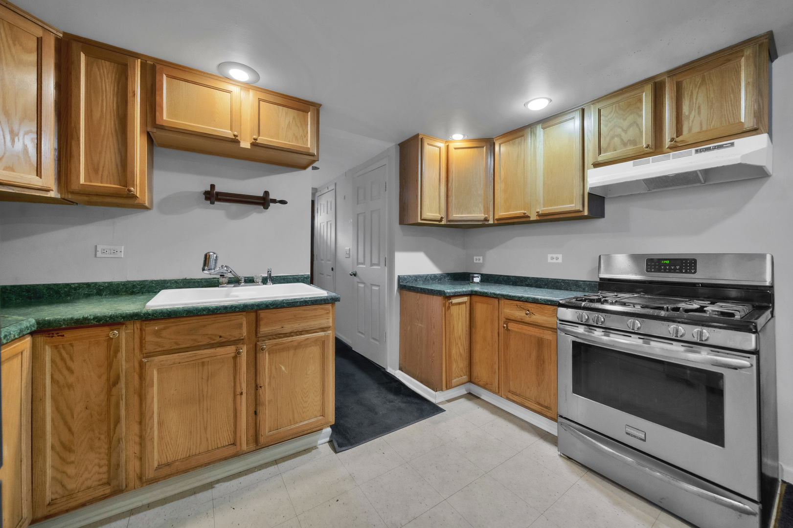 3359 North Oak Park Avenue Chicago IL 60634
