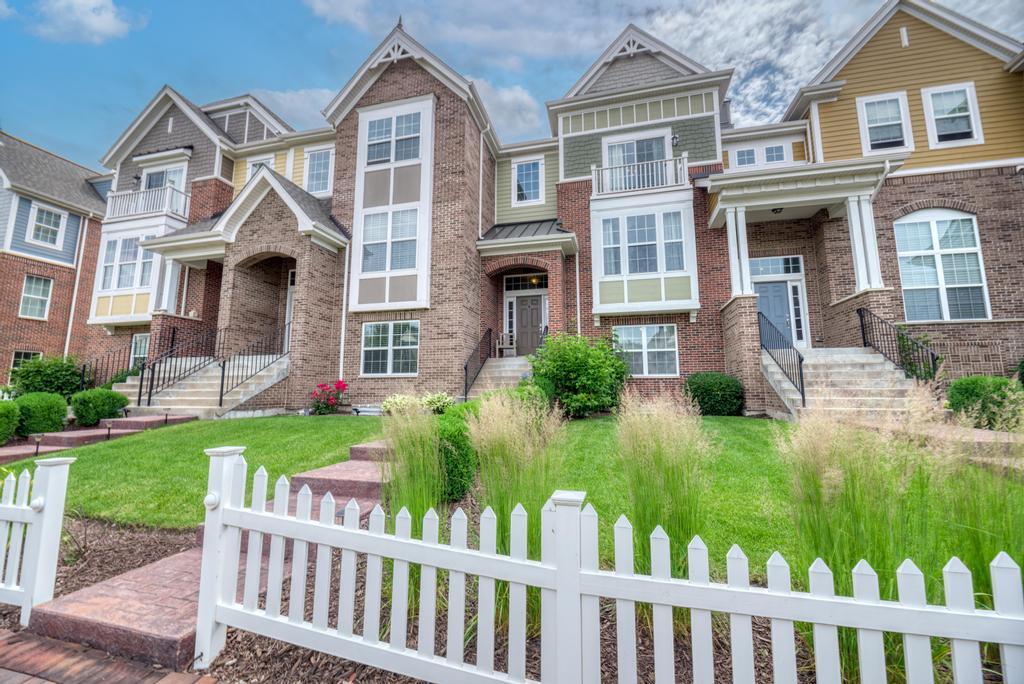 4107 Royal Mews Circle Naperville IL 60564