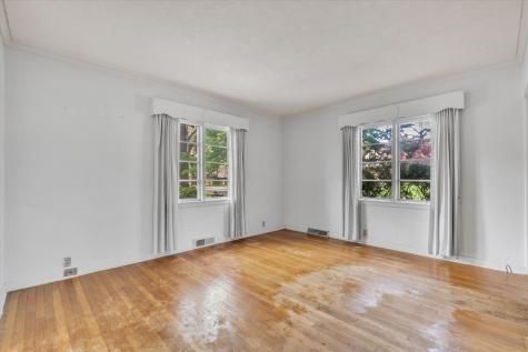 1070 20TH Avenue East Moline IL 61244