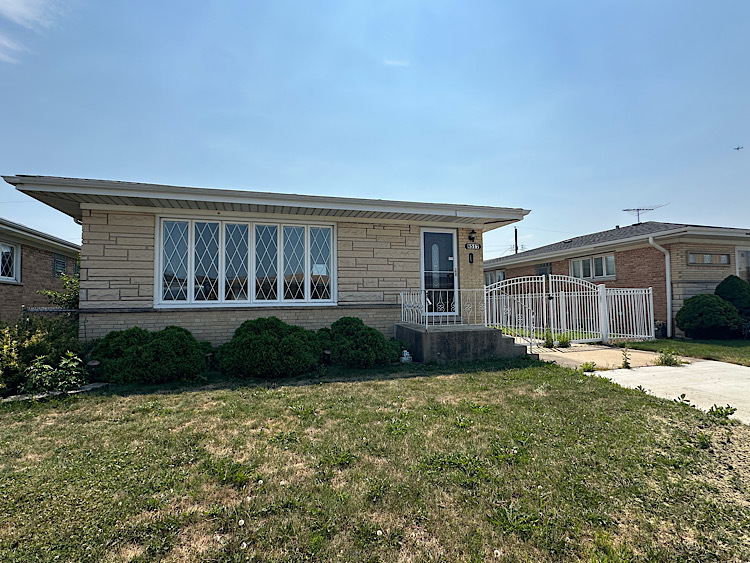 8517 West Carmen Avenue Chicago IL 60656