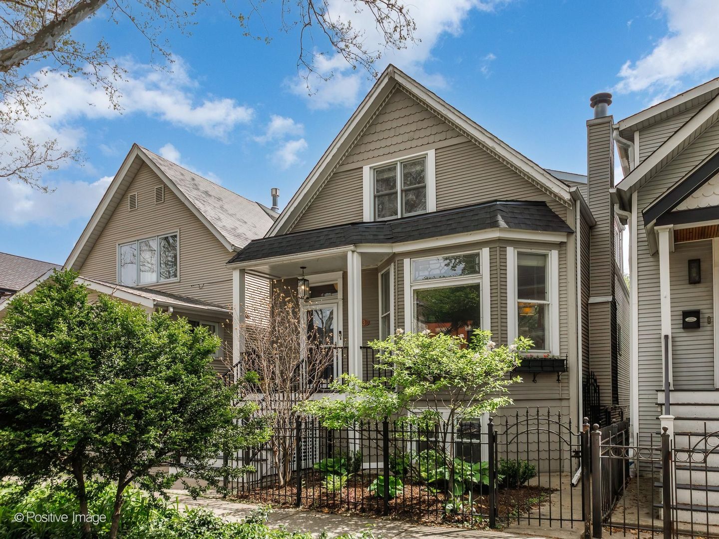3813 North Hermitage Avenue Chicago IL 60613