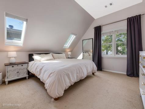 3813 North Hermitage Avenue Chicago IL 60613