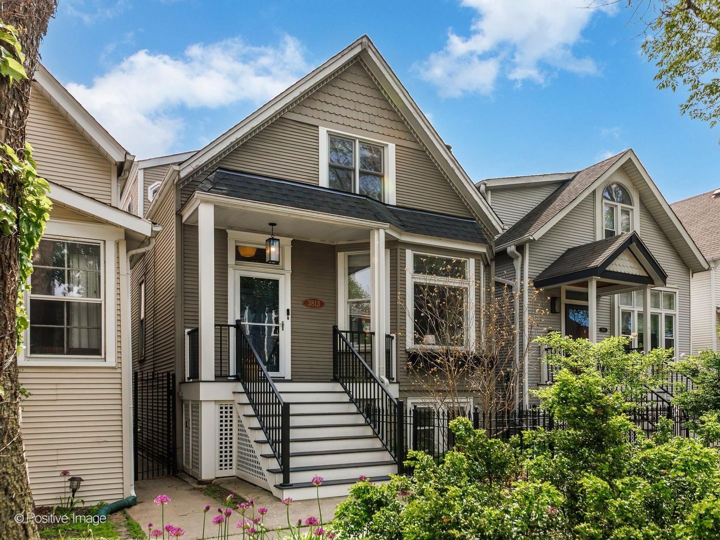 3813 North Hermitage Avenue Chicago IL 60613