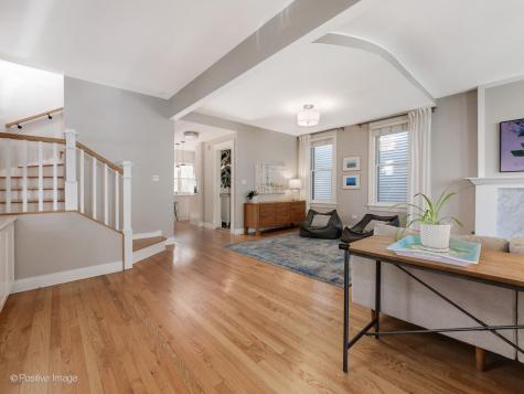3813 North Hermitage Avenue Chicago IL 60613