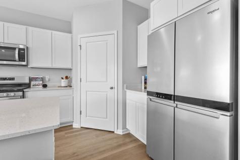 501 Autumn Moor Trail Hampshire IL 60140