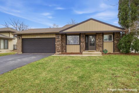 1920 Island Court Woodstock IL 60098