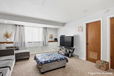 1920 Island Court Woodstock IL 60098