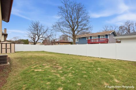 1920 Island Court Woodstock IL 60098