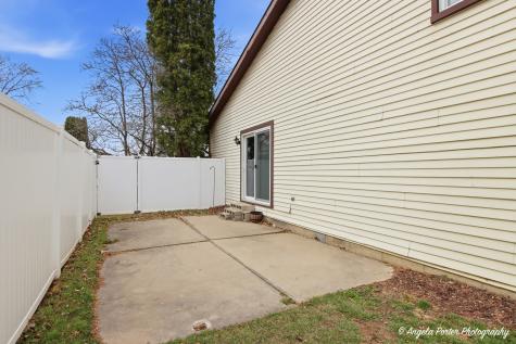 1920 Island Court Woodstock IL 60098