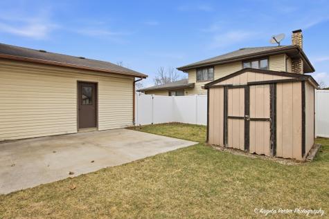 1920 Island Court Woodstock IL 60098