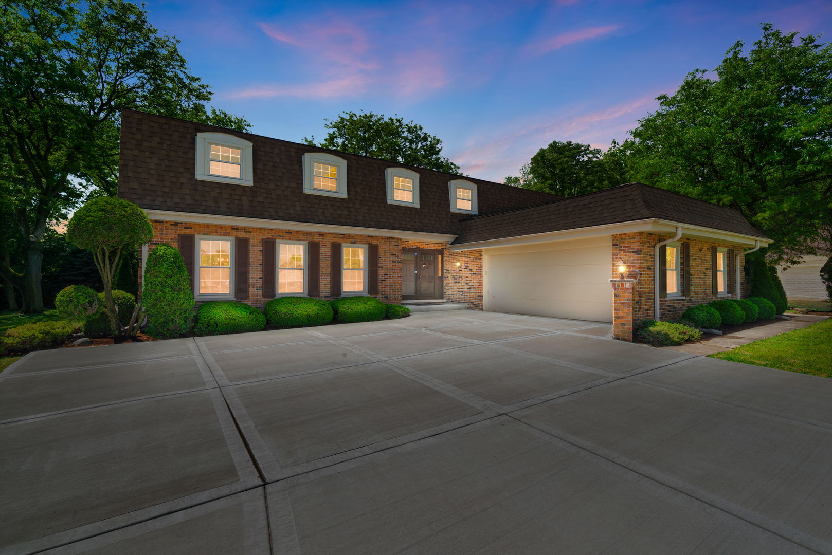 65 Regent Drive Oak Brook IL 60523