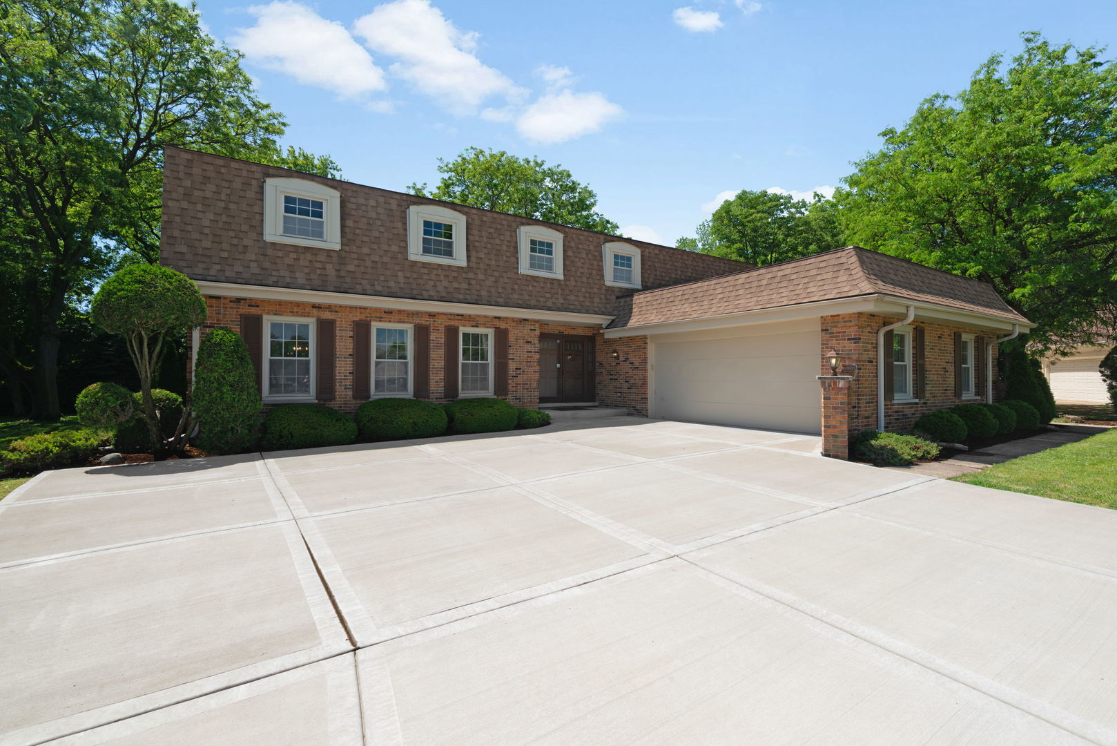65 Regent Drive Oak Brook IL 60523