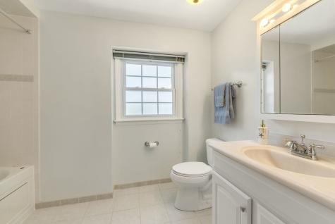 65 Regent Drive Oak Brook IL 60523