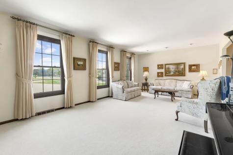 65 Regent Drive Oak Brook IL 60523