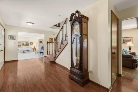 65 Regent Drive Oak Brook IL 60523