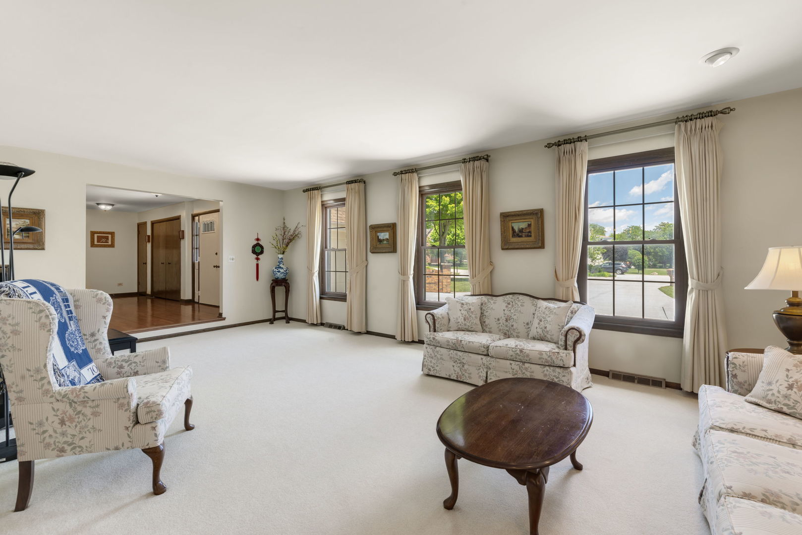 65 Regent Drive Oak Brook IL 60523
