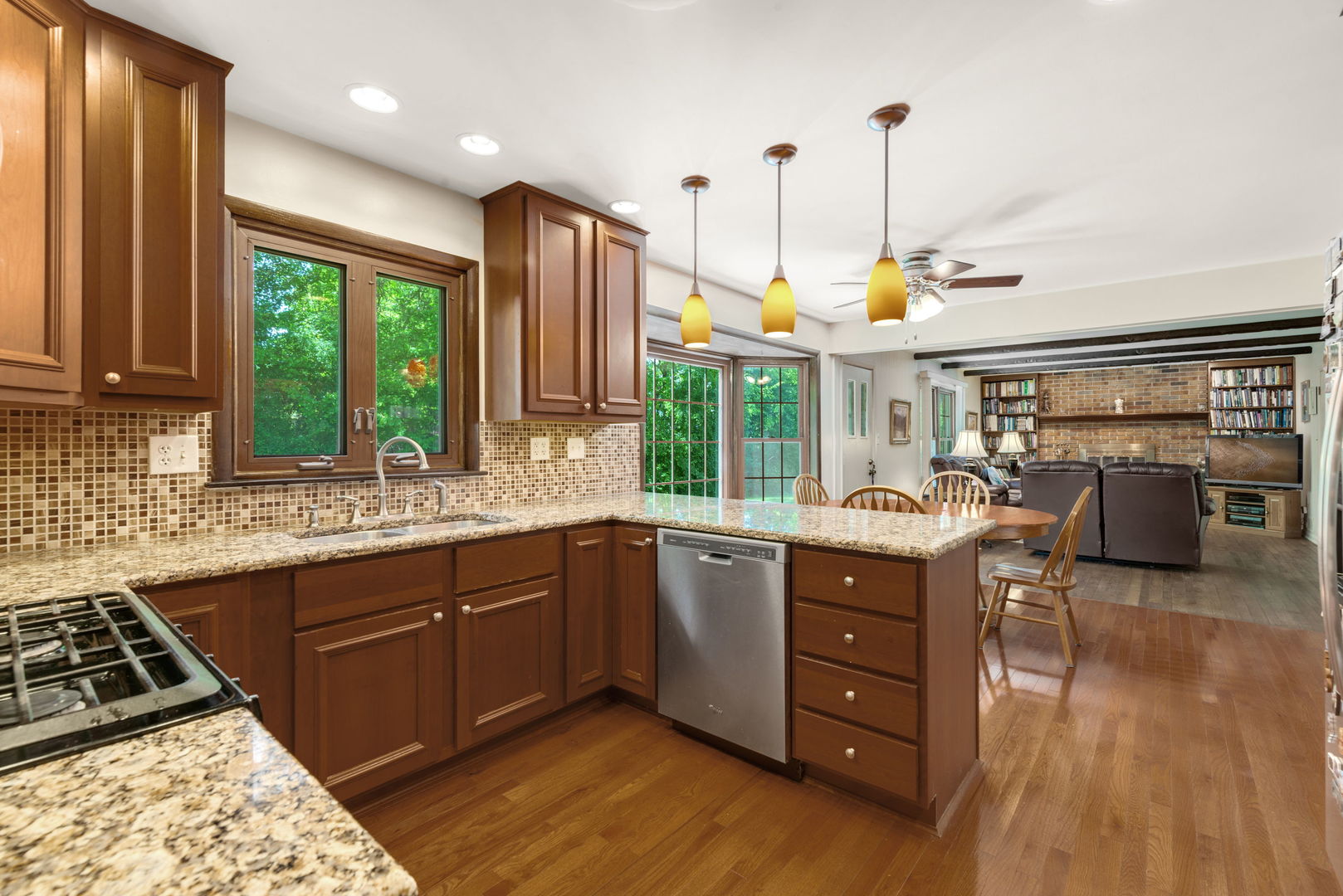 65 Regent Drive Oak Brook IL 60523