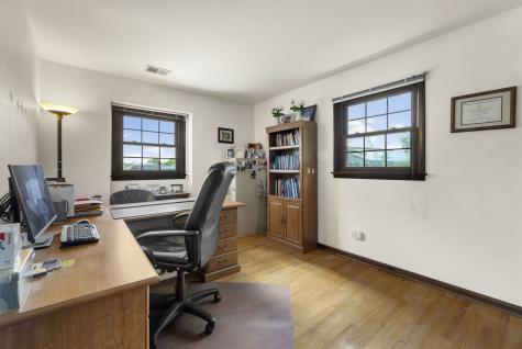 65 Regent Drive Oak Brook IL 60523