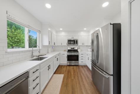 2432 Waterleaf Lane Woodstock IL 60098