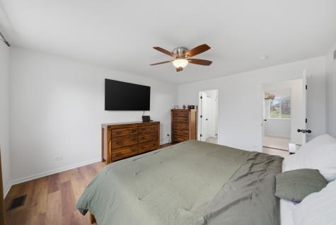 2432 Waterleaf Lane Woodstock IL 60098