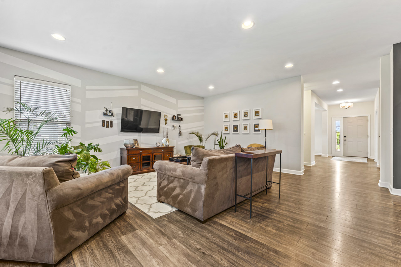 1251 West Thomas Road Wheaton IL 60187