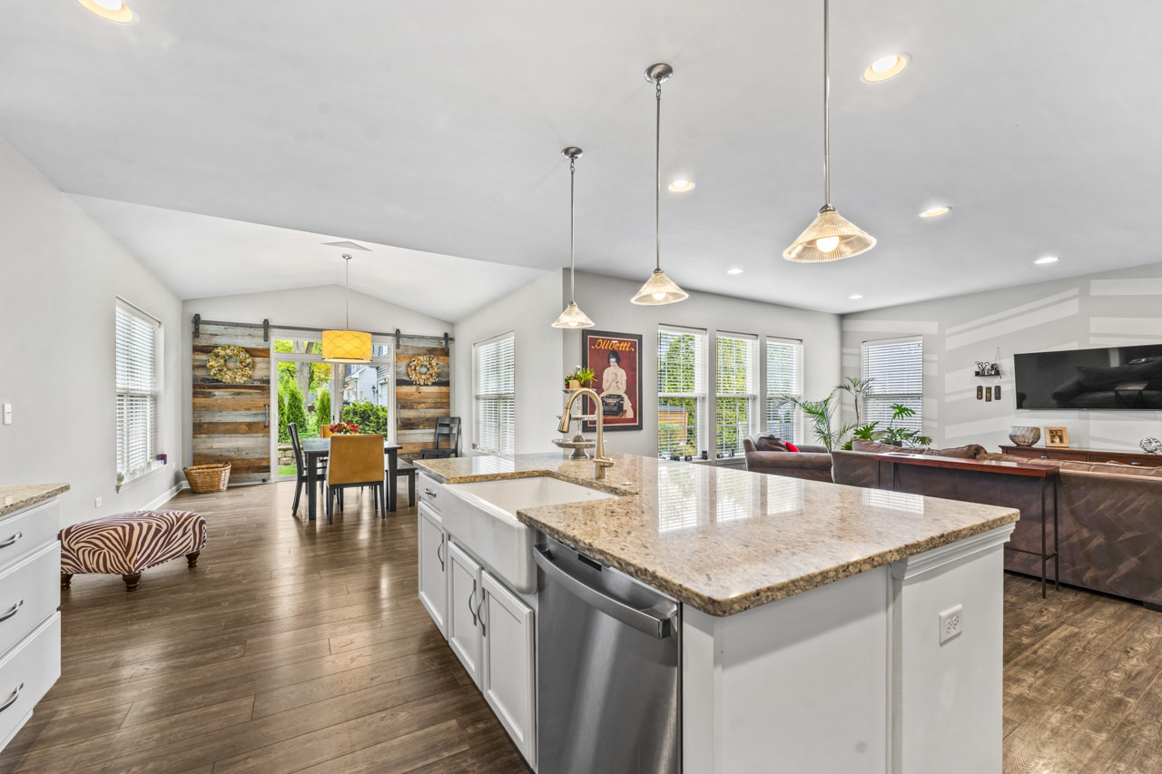 1251 West Thomas Road Wheaton IL 60187