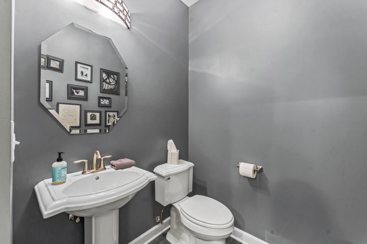 1251 West Thomas Road Wheaton IL 60187