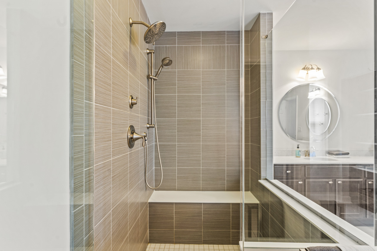 1251 West Thomas Road Wheaton IL 60187