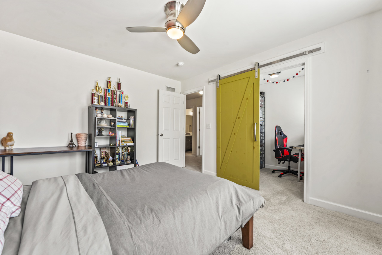 1251 West Thomas Road Wheaton IL 60187