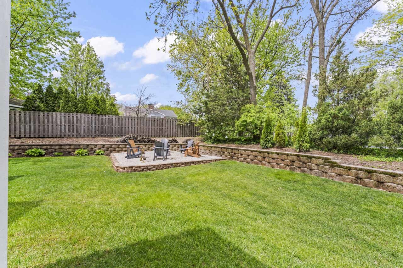 1251 West Thomas Road Wheaton IL 60187