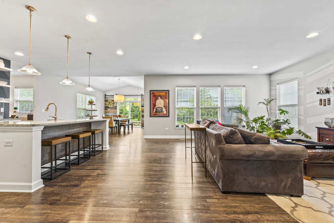1251 West Thomas Road Wheaton IL 60187