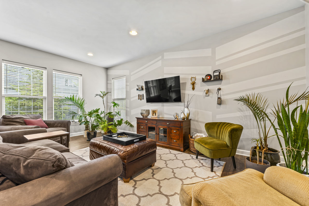 1251 West Thomas Road Wheaton IL 60187