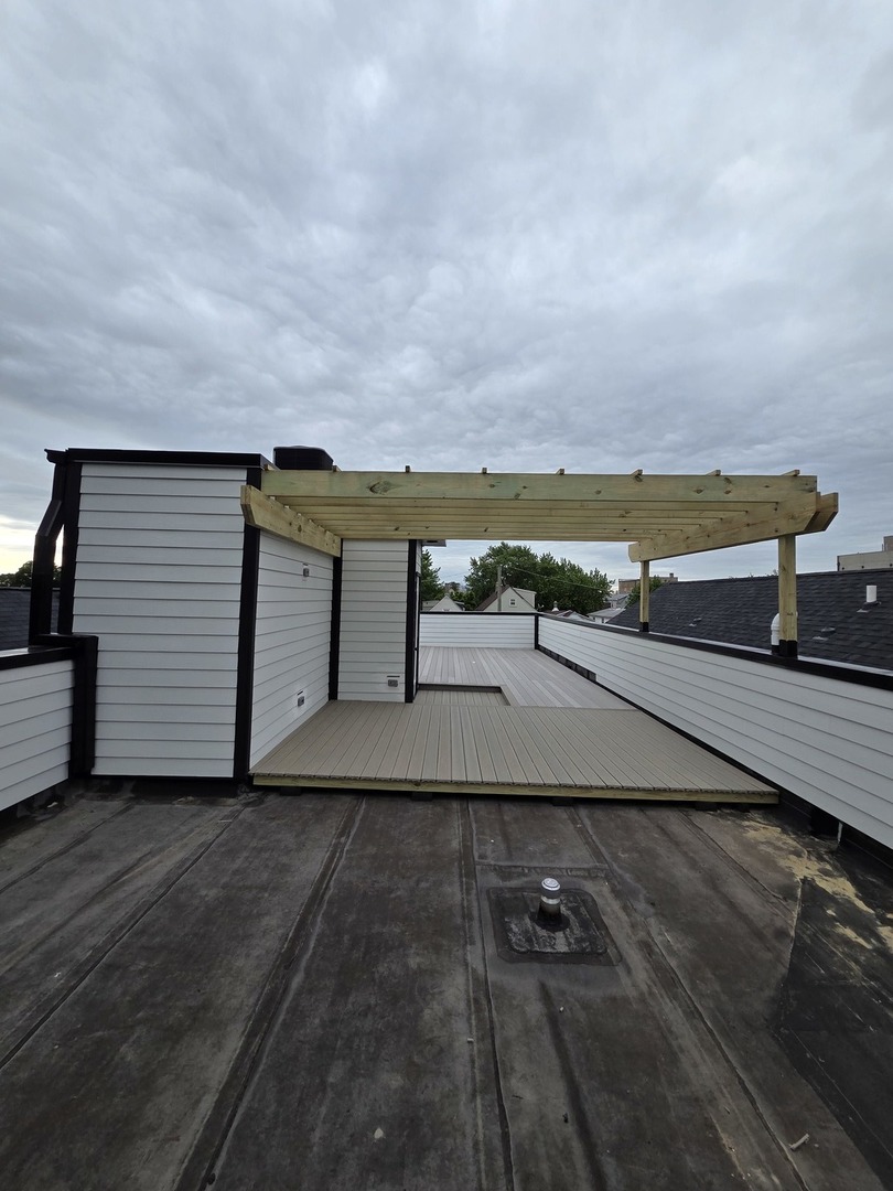 3027 North Elbridge Avenue Chicago IL 60618