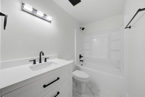527 Alton Court Carol Stream IL 60188