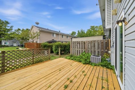 527 Alton Court Carol Stream IL 60188