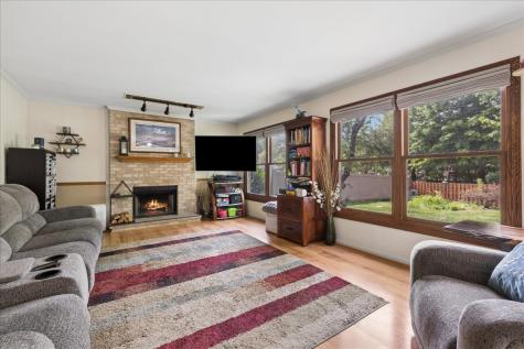 6 Crofton Court Lake In The Hills IL 60156