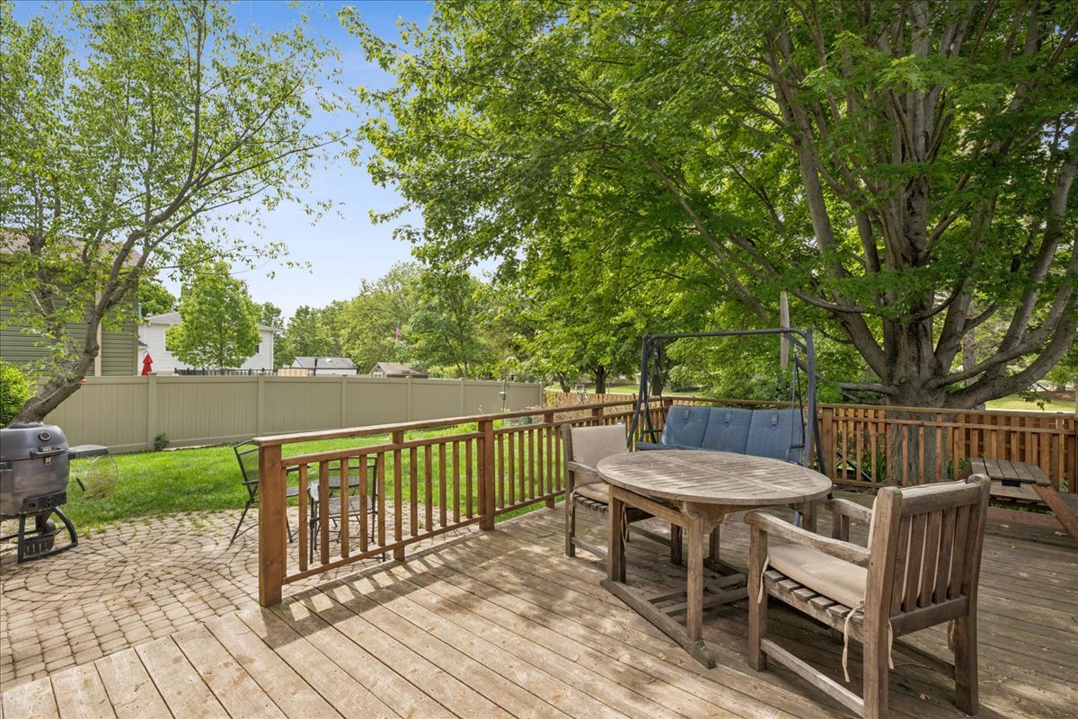 6 Crofton Court Lake In The Hills IL 60156