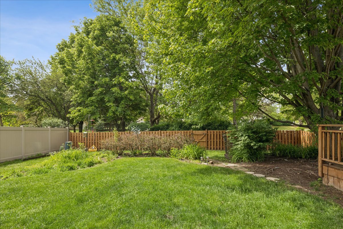6 Crofton Court Lake In The Hills IL 60156
