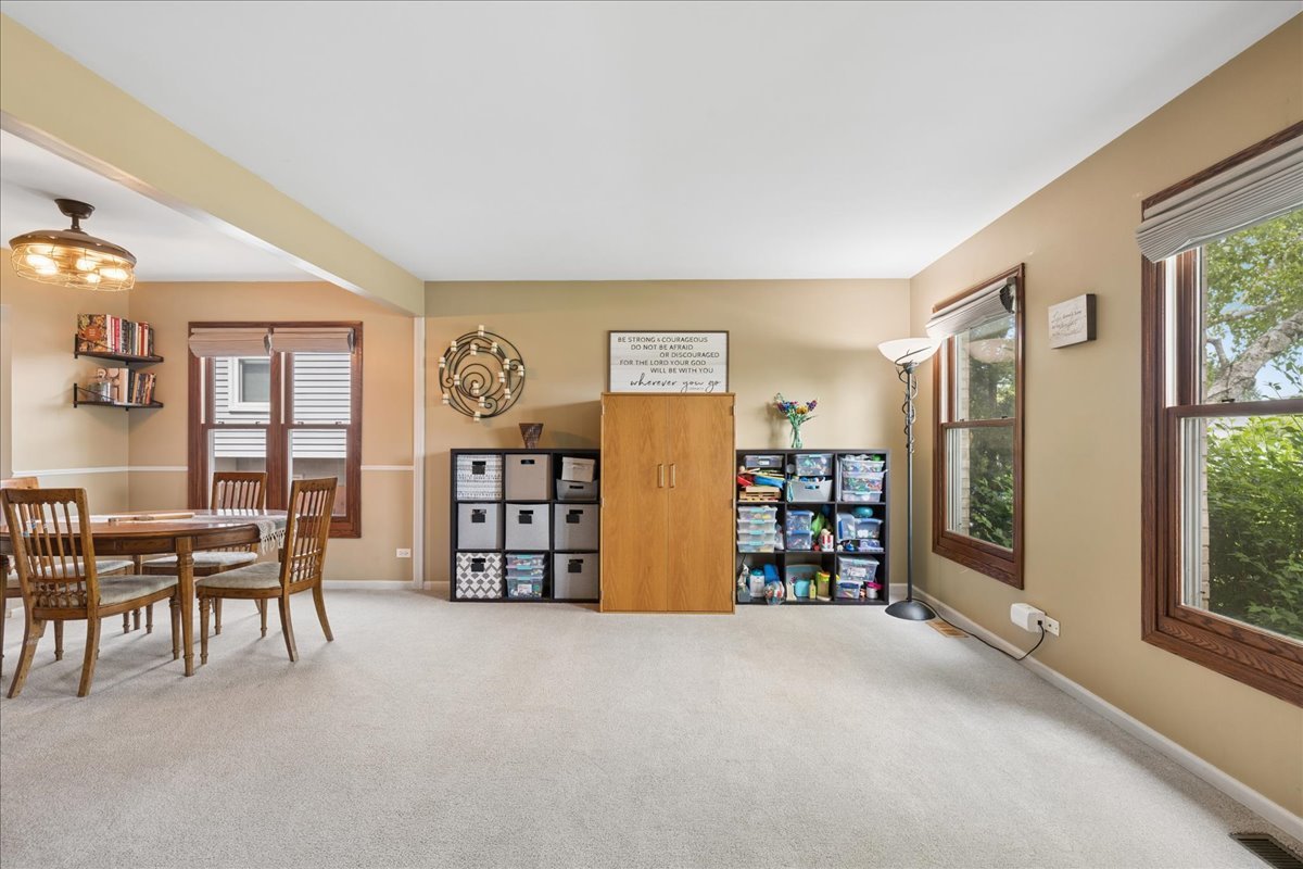 6 Crofton Court Lake In The Hills IL 60156