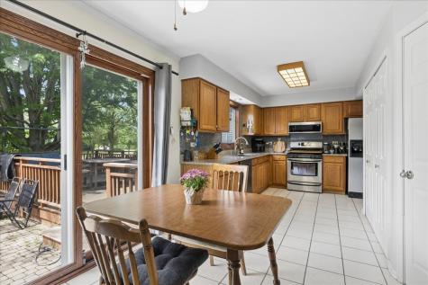 6 Crofton Court Lake In The Hills IL 60156