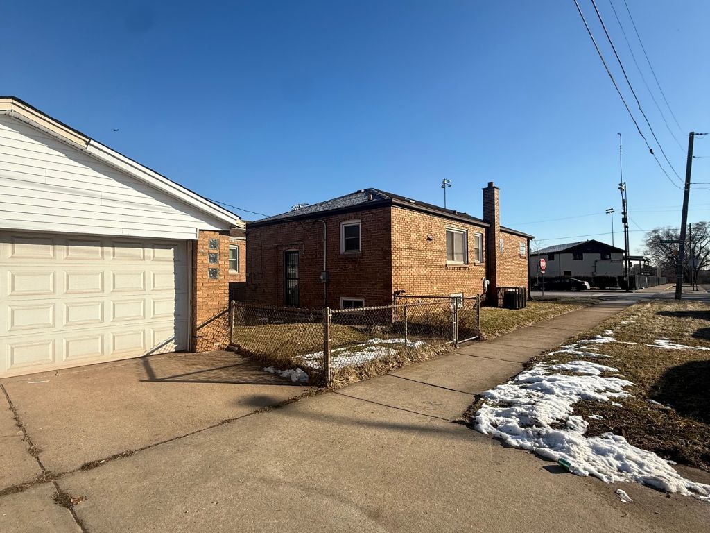 12484 South Michigan Avenue Chicago IL 60628