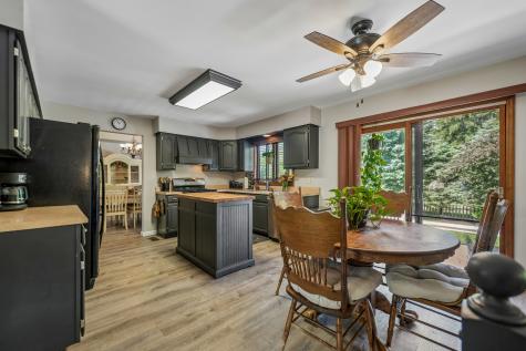 6 Crows Nest Court Third Lake IL 60030