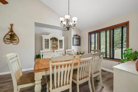 6 Crows Nest Court Third Lake IL 60030