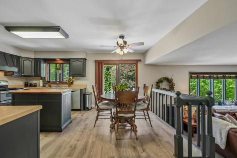 6 Crows Nest Court Third Lake IL 60030