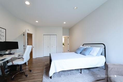 21827 West Riviera Court Mundelein IL 60060