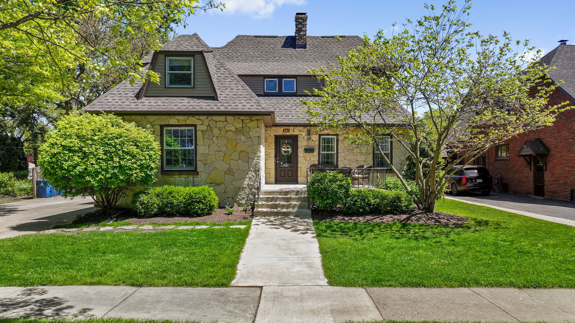 397 South Holly Avenue Elmhurst IL 60126