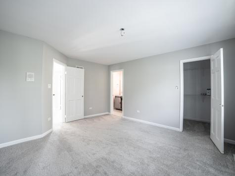 1837 Auburn Avenue Naperville IL 60565