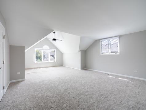 1837 Auburn Avenue Naperville IL 60565