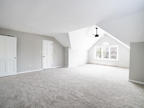 1837 Auburn Avenue Naperville IL 60565